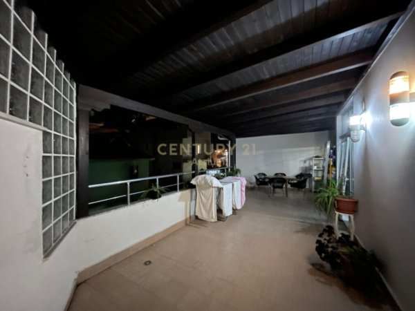 Tirane, jepet me qera apartament 2+1 Kati 2, 99 m² 500 € (fresku)
