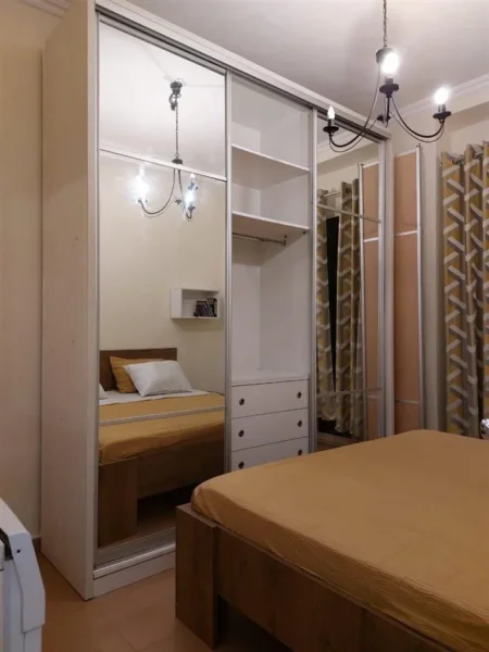 Tirane, jepet me qera apartament 2+1+Ballkon Kati 5, 75 m² 650 € (SHALLVARET QENDER)