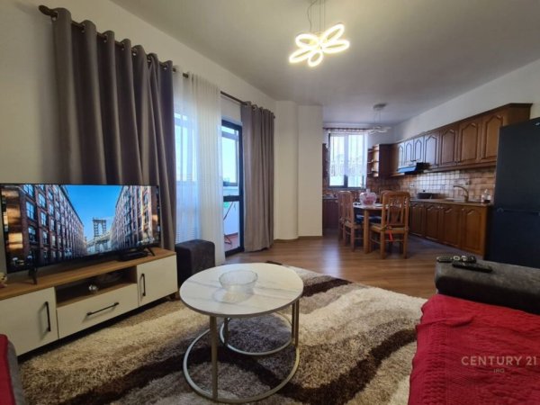 Tirane, jepet me qera apartament 1+1+Aneks+Ballkon Kati 5, 74 m² 600 € (BULEVARDI ZOGU I)