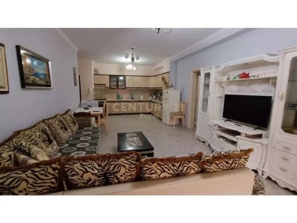 Tirane, shes apartament 2+1+Aneks+Ballkon Kati 2, 123 m² (ISH-STACIONI I TRENIT)