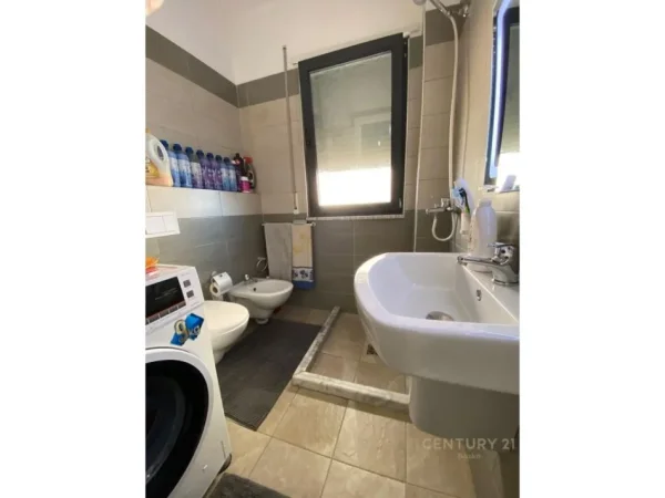 Tirane, shitet apartament 2+1 Kati 1, 85 m² 198.000 € (Egnatia Tirana, Albania)