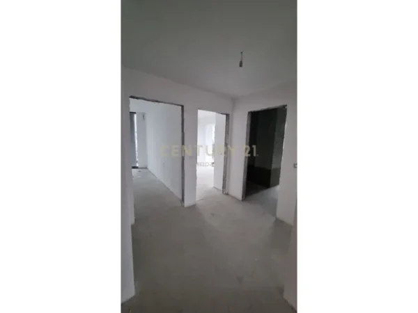 Tirane, jepet me qera apartament 3+1 Kati 7, 232 m² 3.000 € (Lake View Residences Tirana, Albania)