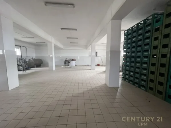 Tirane, shitet ambjent biznesi Kati 3, 600 m² 480.000 € (Tirana, Albania)