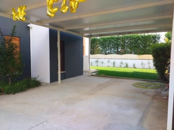 Tirane, jap me qera Vile 3 Katshe Kati 3, 270 m² 2.500 € (TEG)