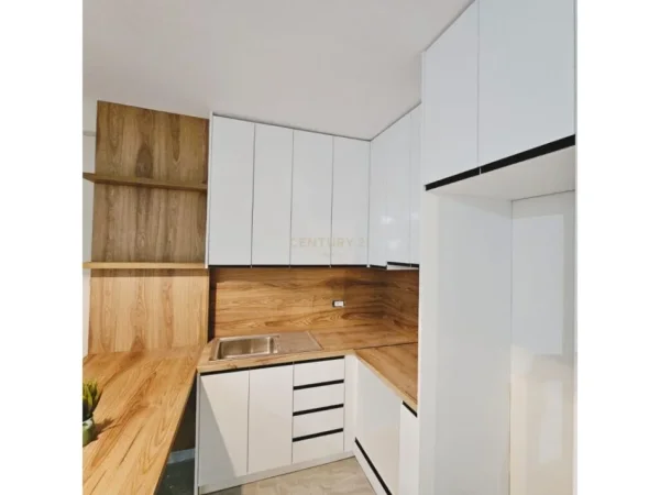 Tirane, shitet apartament 2+1 , 66 m² 84.000 € 