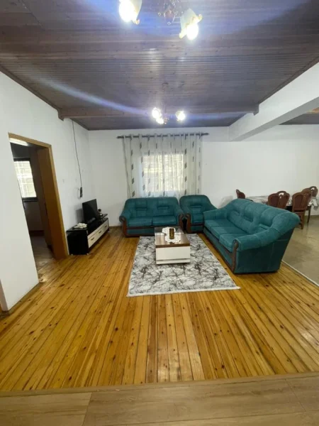 Tirane, jepet me qera apartament 2+1+Ballkon Kati 2, 82 m² 500 € (INXHINJERIA E NDERTIMIT)