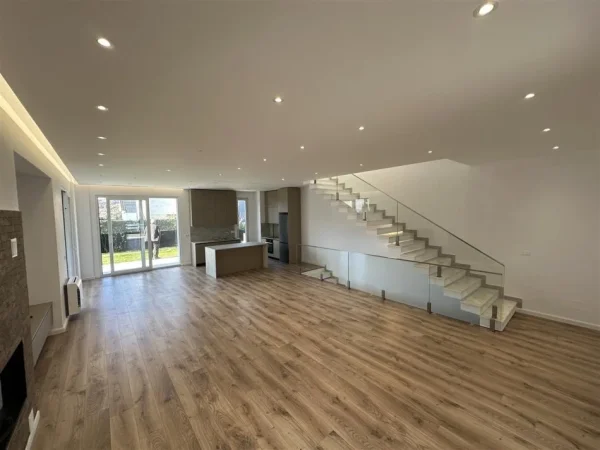 Tirane, shitet apartament Kati 2, 325 m² (TEG)