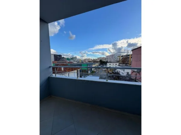 Tirane, jepet me qera apartament 2+1 Kati 3, 105 m² 700 € (DON BOSKO TIRANE)
