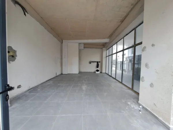 Tirane, shitet ambjent biznesi Kati 0, 56 m² 151.000 € (misto mame)