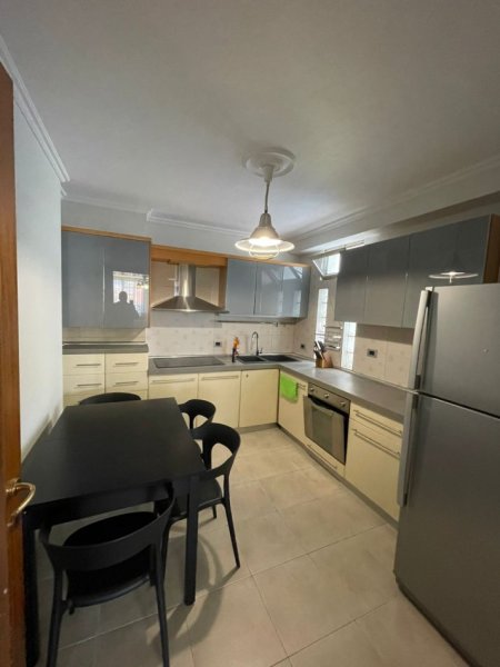 Tirane, jepet me qera apartament 3+1+Aneks+Ballkon Kati 6, 140 m² 1.000 € (Ish Ekspozita Shqiperia Sot, Myslym Shyri)