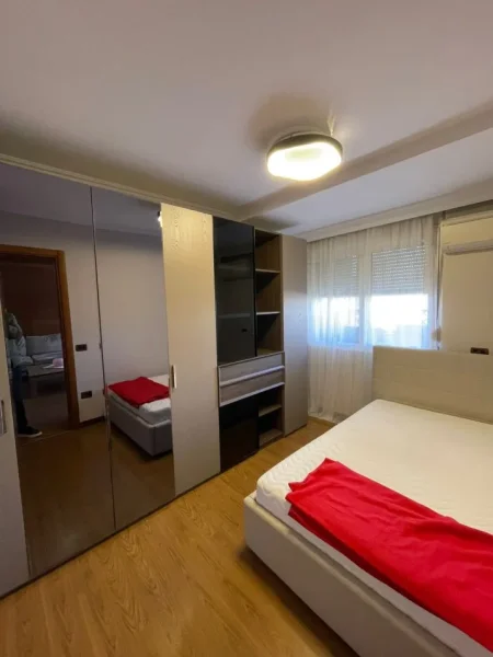 Tirane, jepet me qera apartament 3+1+Aneks+Ballkon Kati 6, 140 m² 1.000 € (Ish Ekspozita Shqiperia Sot, Myslym Shyri)