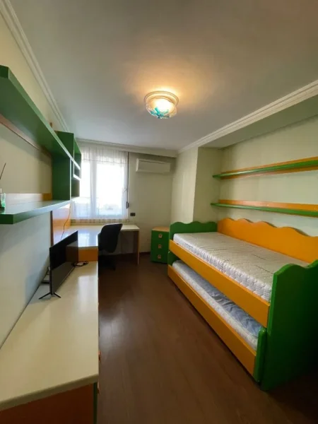 Tirane, jepet me qera apartament 3+1+Aneks+Ballkon Kati 6, 140 m² 1.000 € (Ish Ekspozita Shqiperia Sot, Myslym Shyri)