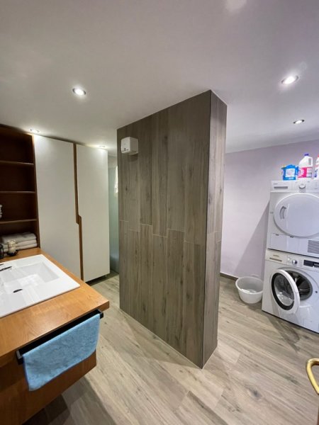 Tirane, jepet me qera apartament 3+1+Aneks+Ballkon Kati 6, 140 m² 1.000 € (Ish Ekspozita Shqiperia Sot, Myslym Shyri)