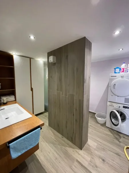 Tirane, jepet me qera apartament 3+1+Aneks+Ballkon Kati 6, 140 m² 1.000 € (Ish Ekspozita Shqiperia Sot, Myslym Shyri)