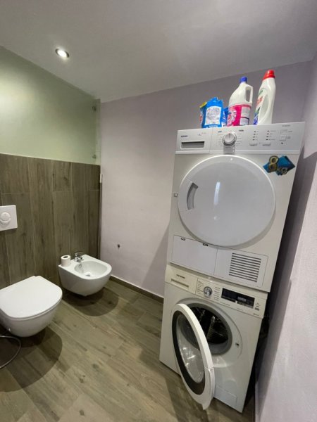 Tirane, jepet me qera apartament 3+1+Aneks+Ballkon Kati 6, 140 m² 1.000 € (Ish Ekspozita Shqiperia Sot, Myslym Shyri)