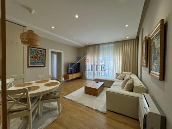 Tirane, jepet me qera apartament 2+1+Ballkon Kati 5, 110 m² 1.200 € (21 Dhjetori)