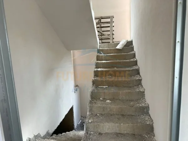 Tirane, shitet Vile 3 Katshe , 314 m² 375.000 € (Roses Residence, Tiranë FARKE E VOGEL)