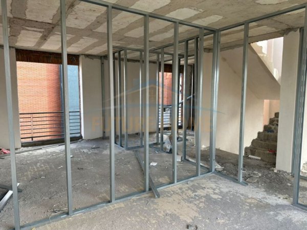 Tirane, shitet Vile 3 Katshe , 314 m² 375.000 € (Roses Residence, Tiranë FARKE E VOGEL)