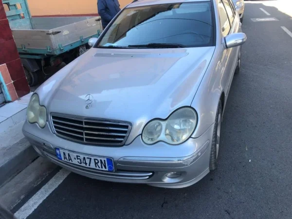 Tirane, shes me portobagazh Mercedes Benz Nafte, gri metalizato automatik Kondicioner 4.001 €