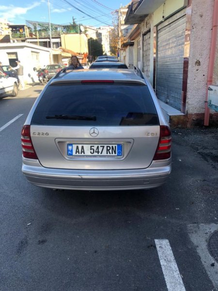 Tirane, shes me portobagazh Mercedes Benz Nafte, gri metalizato automatik Kondicioner 4.001 €