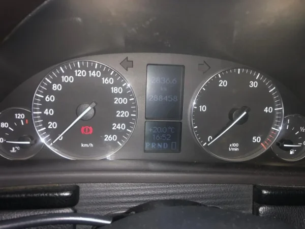 Tirane, shes me portobagazh Mercedes Benz Nafte, gri metalizato automatik Kondicioner 4.001 €