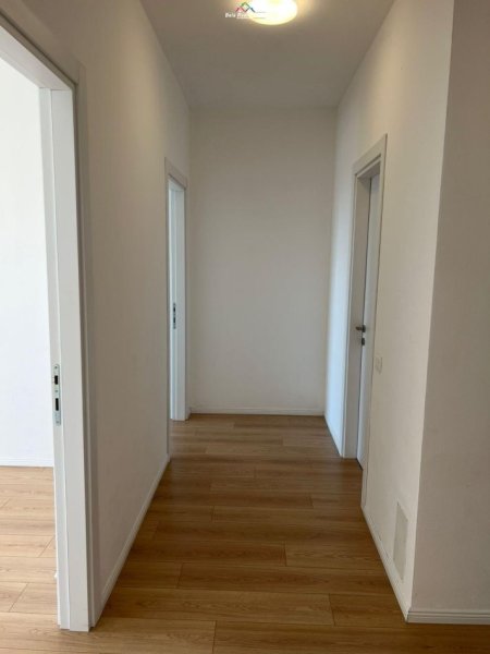 Tirane, jepet me qera zyre Kati 6, 120 m² 600 € (farmacia 10)