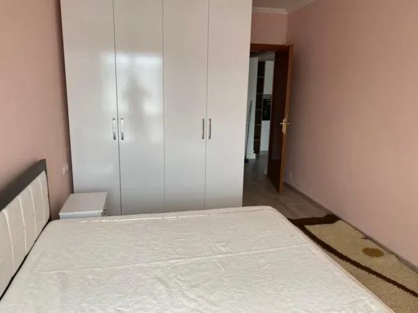 Tirane, jepet me qera apartament 2+1+Ballkon Kati 11, 70 m² 570 € (RRUGA E KAVAJES)