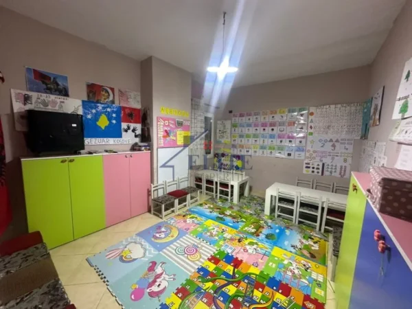 Tirane, shitet apartament 2+1 Kati 2, 121 m² 133.100 € (Astir)