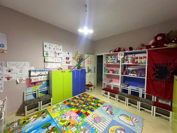 Tirane, shitet apartament 2+1 Kati 2, 121 m² 133.100 € (Astir)