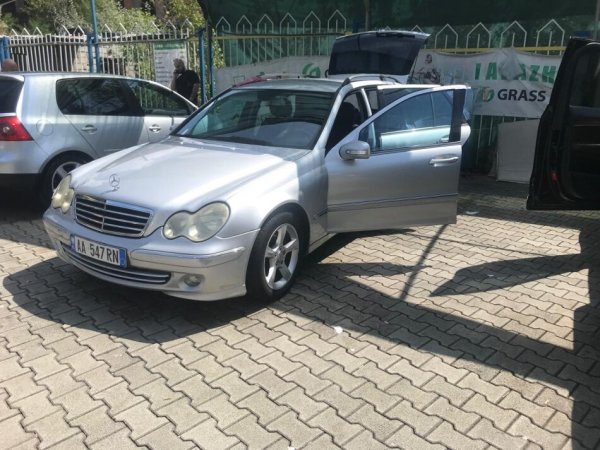 Tirane, shes me portobagazh Mercedes Benz Nafte, gri metalizato automatik Kondicioner 4.001 €