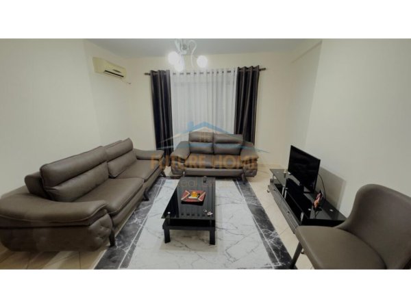 Tirane, shitet apartament 1+1 Kati 3, 69 m² 143.000 € (Rruga Reshit Petrela)