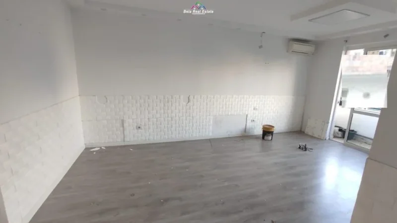 Tirane, jepet me qera zyre Kati 2, 90 m² 700 € (Shkolla e Baletit)