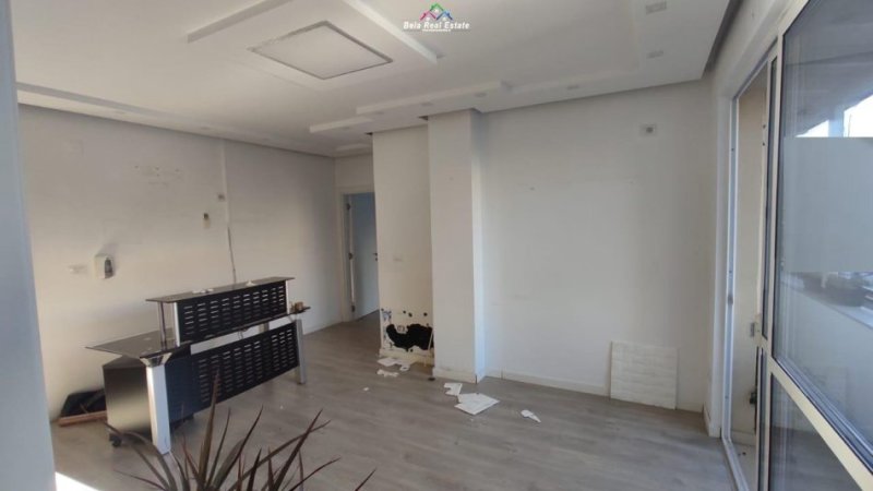 Tirane, jepet me qera zyre Kati 2, 90 m² 700 € (Shkolla e Baletit)