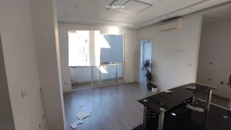 Tirane, jepet me qera zyre Kati 2, 90 m² 700 € (Shkolla e Baletit)