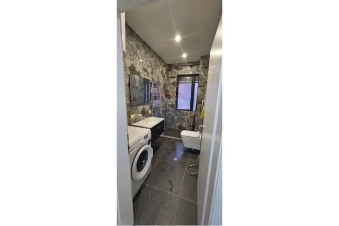 Tirane, jepet me qera apartament 1+1+Ballkon Kati 4, 65 m² 450 € (ASTIR)