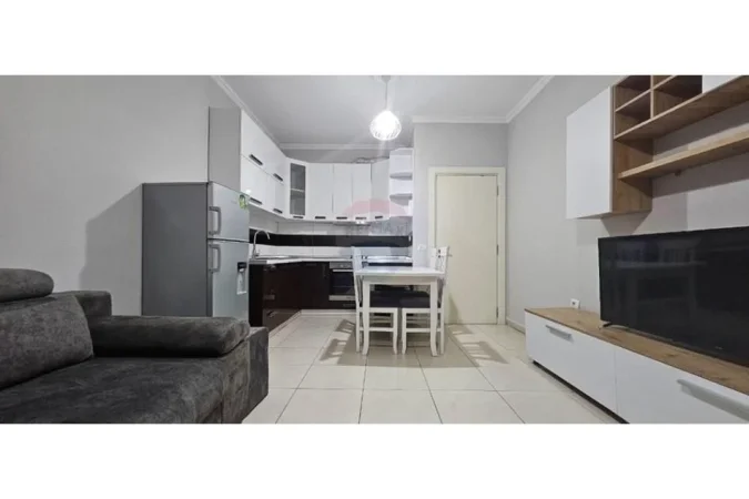 Tirane, jepet me qera apartament 1+1+Ballkon Kati 4, 65 m² 450 € (ASTIR)