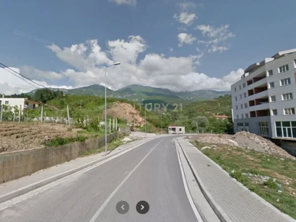 Tirane, shes toke , 3.000 m² 250.000 € (Fresk)