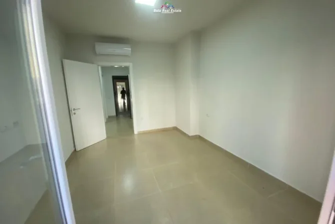 Tirane, jepet me qera zyre Kati 2, 90 m² 1.000 € (Rruga e Kosovareve)