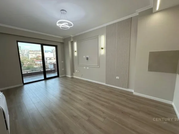 Tirane, jepet me qera apartament 2+1+Aneks+Ballkon Kati 3, 91 m² 1.000 € (MYSLYM SHYRI)