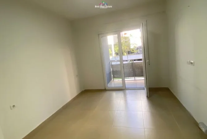 Tirane, jepet me qera zyre Kati 2, 90 m² 1.000 € (Rruga e Kosovareve)