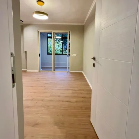 Tirane, Apartament 1+1 per shitje Kati 2, 56 m² 86.000 € (Ali Demii)
