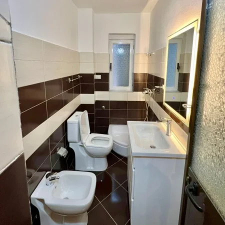 Tirane, Apartament 1+1 per shitje Kati 2, 56 m² 86.000 € (Ali Demii)
