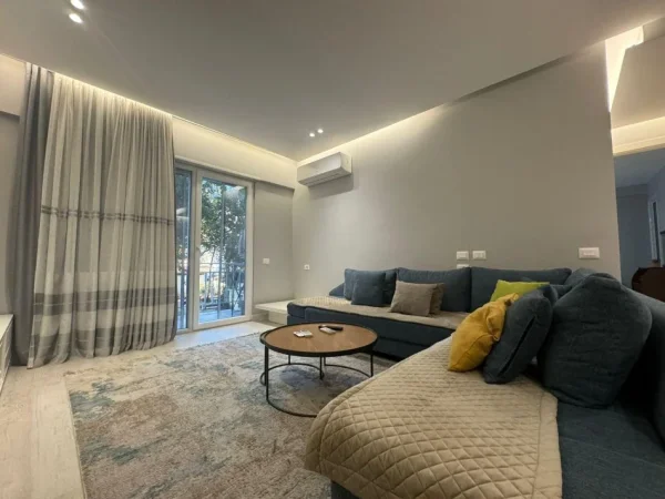 Tirane, shitet apartament 2+1 , 112 m² 265.000 € (Rruga e Barrikadave)