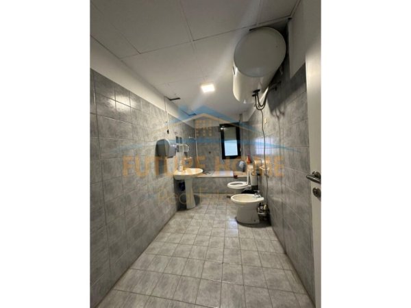 Tirane, shitet ambjent biznesi Kati 4, 140 m² 400.000 € (Blloku Tirane)