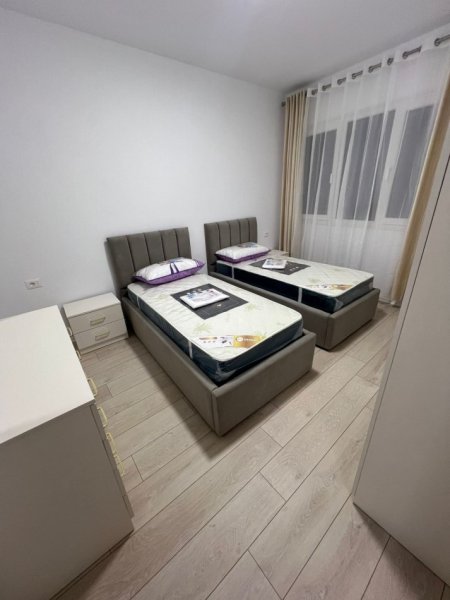 Tirane, jepet me qera apartament 2+1 Kati 9, 100 m² 670 € (Fusha e Aviacionit)