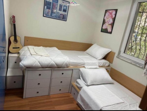 Tirane, jepet me qera Vile 2+1 Kati 2, 70 m² 680 € (Bulevardi Bajram Curri)