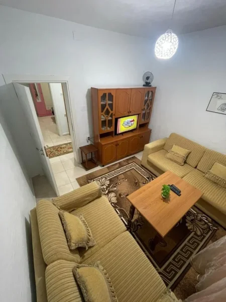Tirane, jepet me qera apartament 1+1 Kati 0, 55 m² 300 € (Sauk)