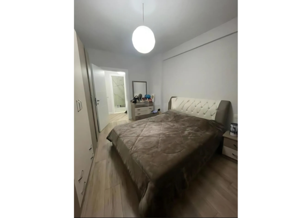 Tirane, jepet me qera apartament 2+1 Kati 2, 143 m² 500 € (Astit)