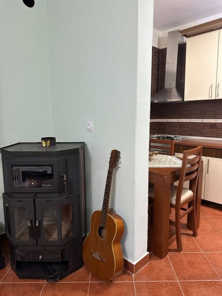 Tirane, jepet me qera apartament 2+1 Kati 1, 140 m² 400 € (Porcelan)