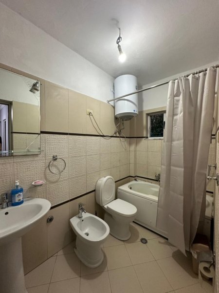 Tirane, jepet me qera apartament 2+1 Kati 1, 140 m² 400 € (Porcelan)